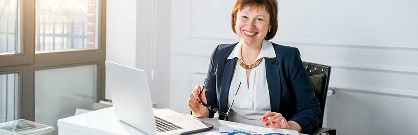 Senior woman at the office 